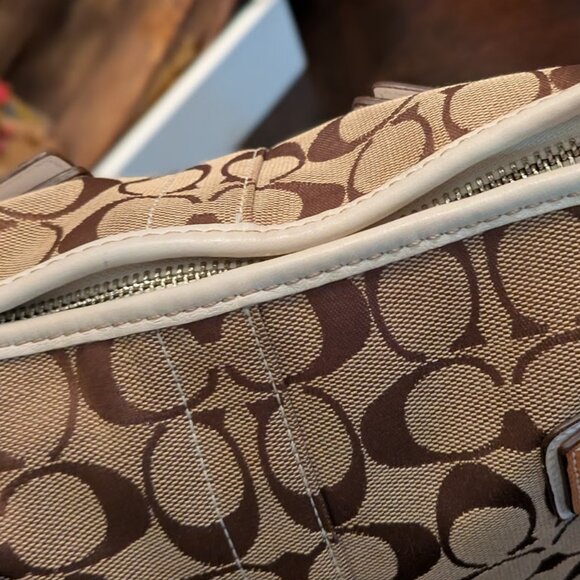 O1 VNTG COACH Signature Buckle Hobo Bag (Like New) - Picture 7 of 12